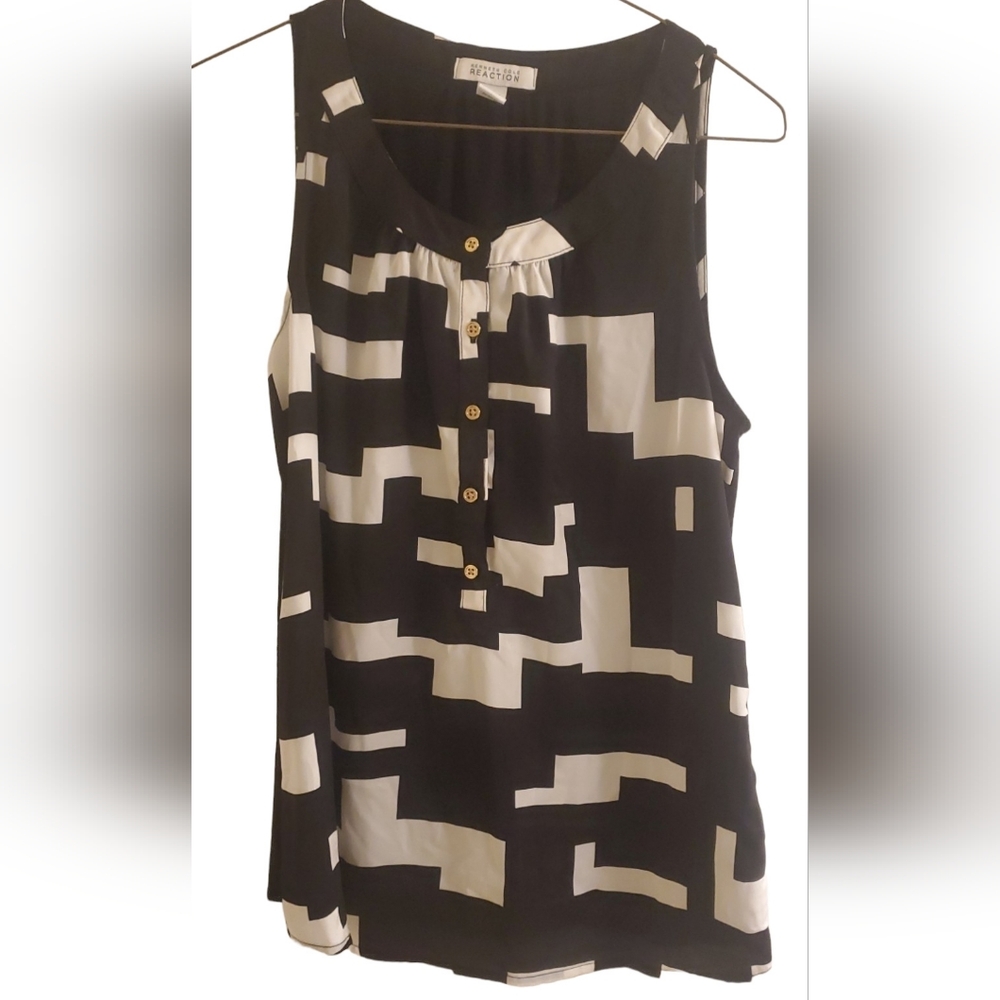 Kenneth Cole Reaction Black and White Geometric Blouse